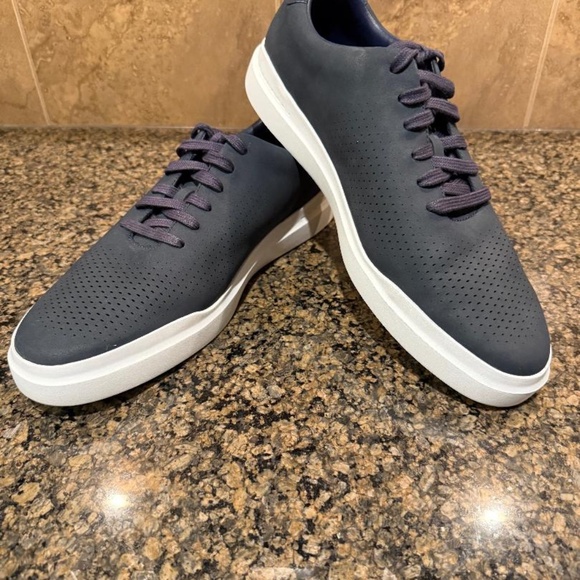Cole Haan Men's GrandPrø Rally Laser Cut Sneakers Navy Nubuck size 14M - Picture 1 of 5